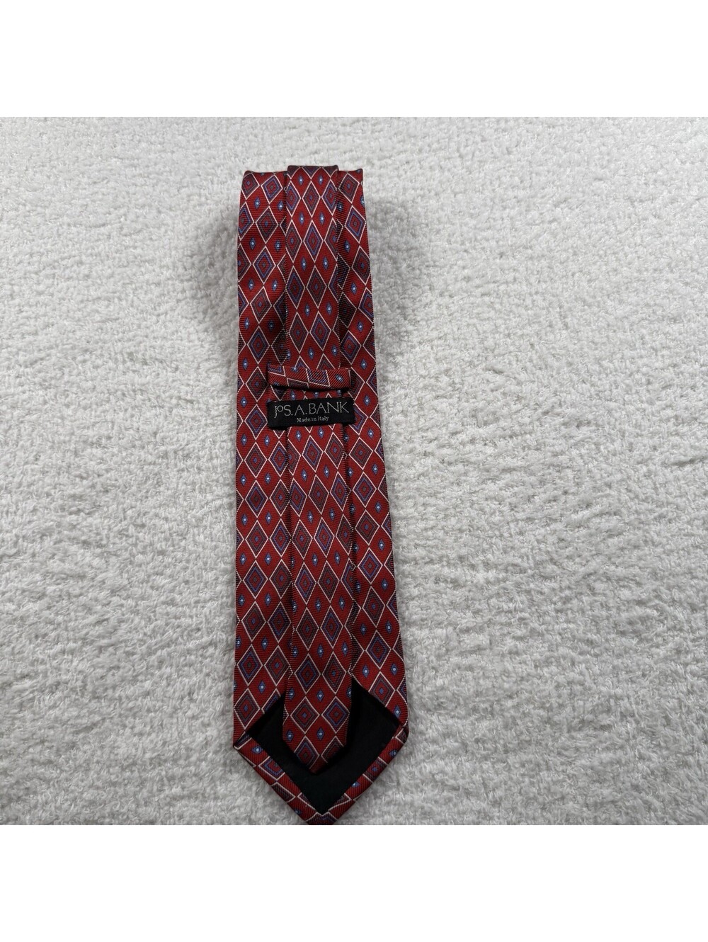 Jos. A. Bank Men’s 100% Silk Tie Red Blue Geometric Diamond Made in Italy 60”